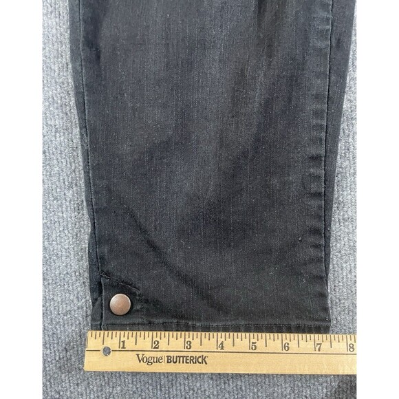 Levi's Jeans Women's 8 Black Cropped Baggy Loose Fit Pants - Picture 11 of 11